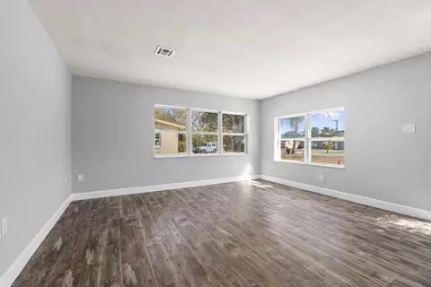 924 SE Dolphin Dr, Stuart, FL 34996 photo 8