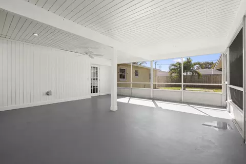 924 SE Dolphin Dr, Stuart, FL 34996 photo 29