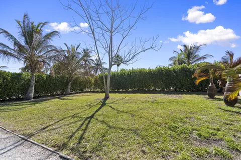 924 SE Dolphin Dr, Stuart, FL 34996 photo 37
