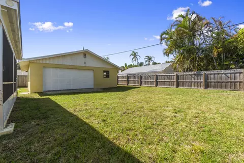 924 SE Dolphin Dr, Stuart, FL 34996 photo 30