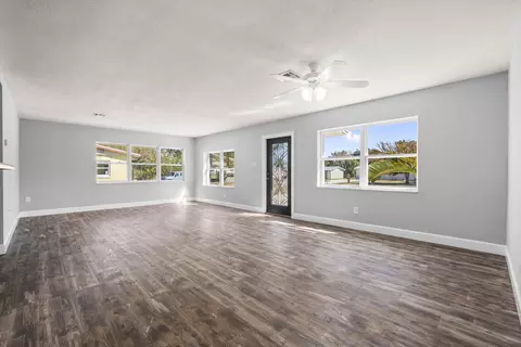 924 SE Dolphin Dr, Stuart, FL 34996 photo 7