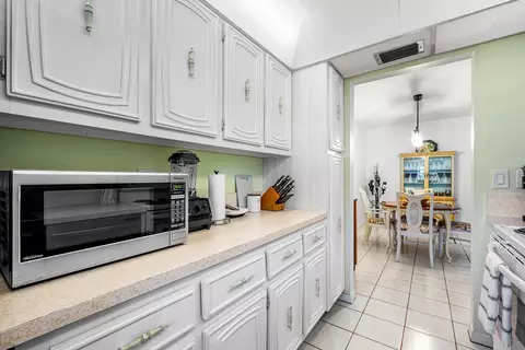 1010 Circle Ter E #C, Delray Beach, FL 33445 photo 13