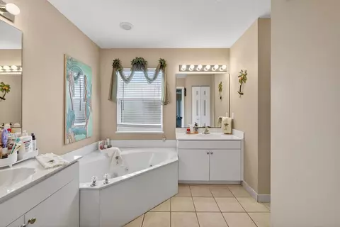 9042 SW Caprice Cir, Stuart, FL 34997 photo 7