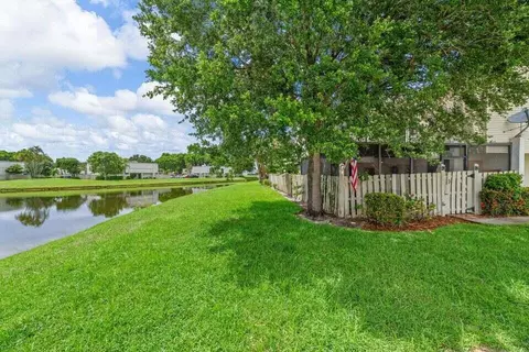 1608 Shaker Circle Cir, Wellington, FL 33414