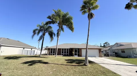 2541 SE Marius St, Port Saint Lucie, FL 34952