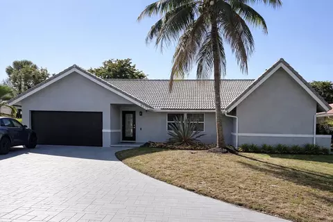 832 NW 108th Ln, Coral Springs, FL 33071