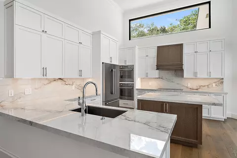 Kitchen - 108 Waters Edge Dr, Jupiter, FL 33477 photo 2 of 5