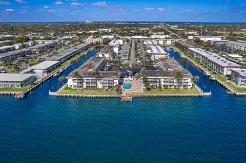 101 Doolen Ct #207, North Palm Beach, FL 33408