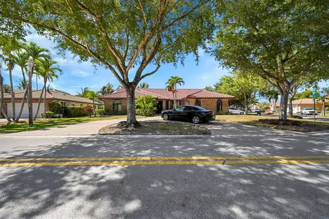 5172 NW 84th Rd, Coral Springs, FL 33067
