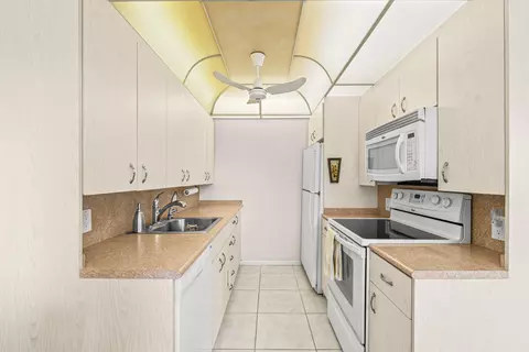 2056 Exeter D, Boca Raton, FL 33434 photo 9