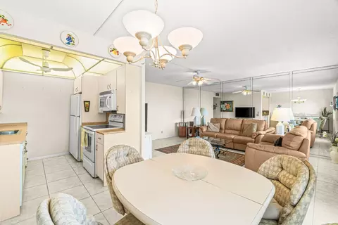 2056 Exeter D, Boca Raton, FL 33434 photo 8