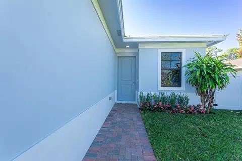 314 4th St, Jupiter, FL 33458 photo 2