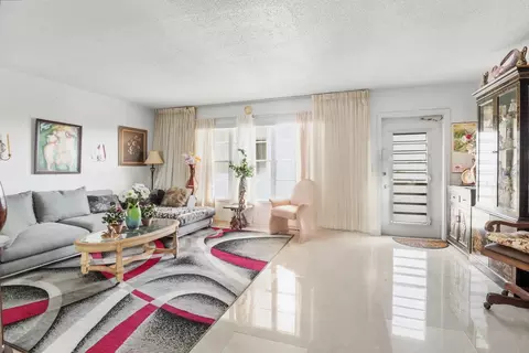 307 Wellington A, West Palm Beach, FL 33417