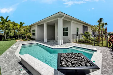 10005 Driftwood Way, Palm Beach Gardens, FL 33412