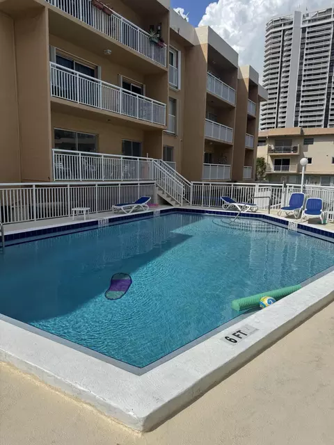 17051 NE 35th Ave #307, North Miami Beach, FL 33160