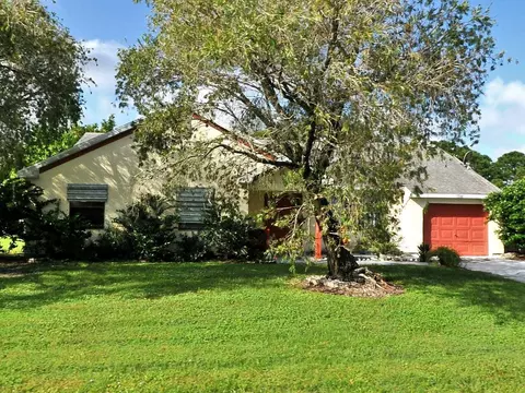 1366 SE Arenson Ln, Port Saint Lucie, FL 34952