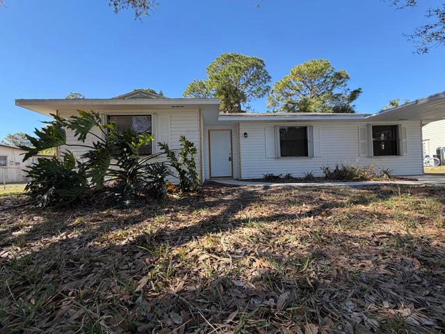 6903 Shannon Dr, Fort Pierce, FL 34951