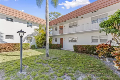 2600 SE Ocean Blvd #AA2, Stuart, FL 34996 photo 2