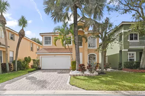 6657 Lurais Dr, Lake Worth, FL 33463