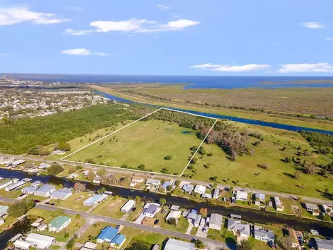 1493 Hunter Rd, Okeechobee, FL 34974 photo 3