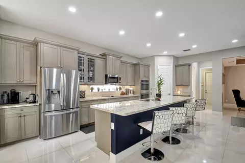 8952 Cypress Grove Ln, West Palm Beach, FL 33411