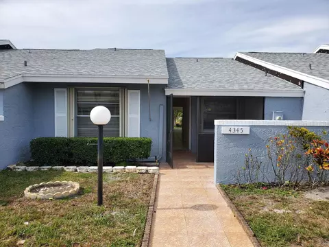 4345 Lucerne Villas Ln, Lake Worth, FL 33467