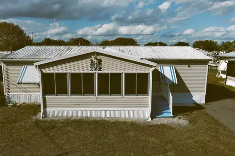 1054 21st St, Okeechobee, FL 34974
