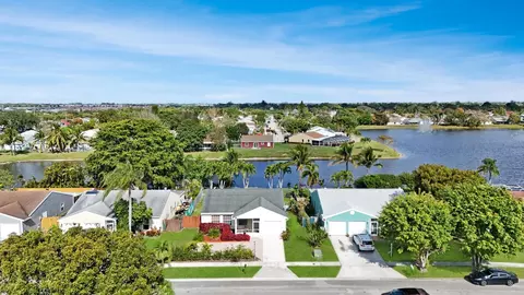 7903 Burlwood Ln, Lake Worth, FL 33467