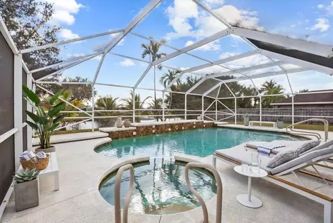 218 Las Palmas St, Royal Palm Beach, FL 33411