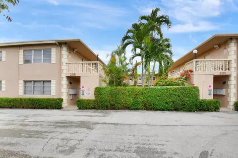 205 NE 3rd St #208, Boynton Beach, FL 33435