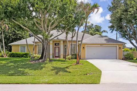 2017 SE Allamanda Dr, Port Saint Lucie, FL 34952
