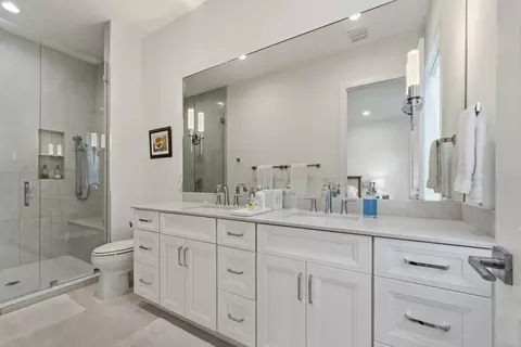 Bath - 4692 SE Manatee Way, Stuart, FL 34997 photo 3 of 5