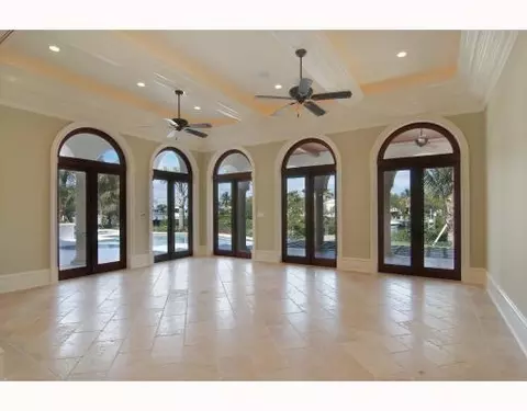 6976 SE Harbor Cir, Stuart, FL 34996 photo 2