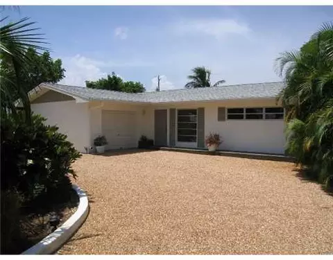 4350 SE Bayshore Ter, Stuart, FL 34997 photo 1