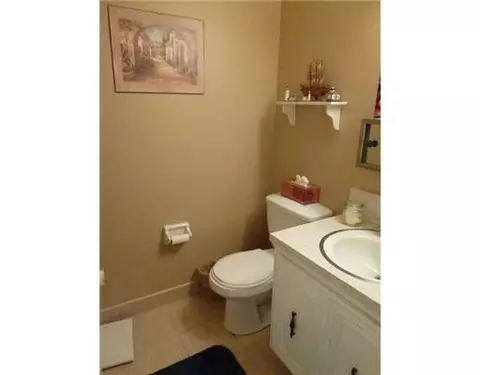 1047 E Circle Ter #B, Delray Beach, FL 33445 photo 8