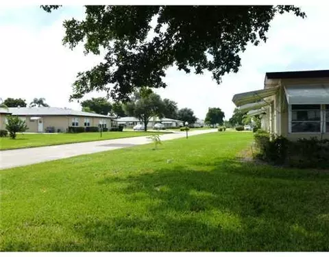 1047 E Circle Ter #B, Delray Beach, FL 33445 photo 12
