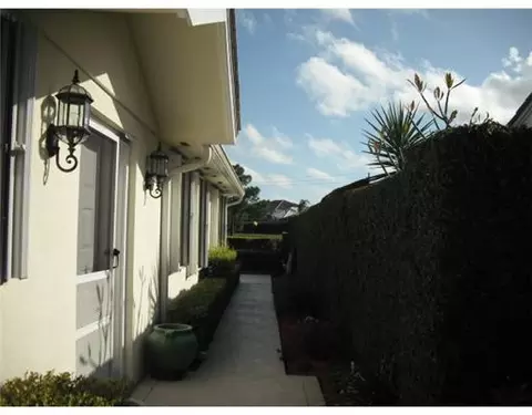 237 Brier Cir, Jupiter, FL 33458 photo 2