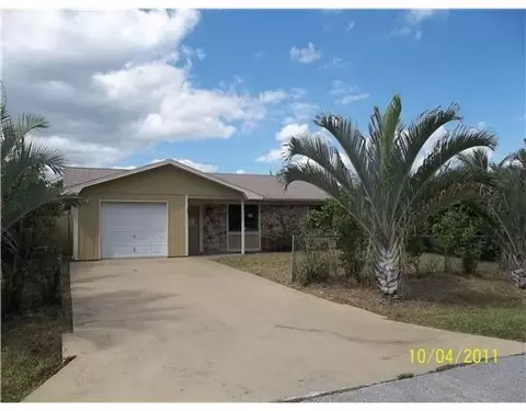 5598 SE Pine Ave, Stuart, FL 34997 photo 1