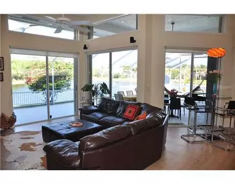 26 Victorian, Jupiter, FL 33458 photo 8