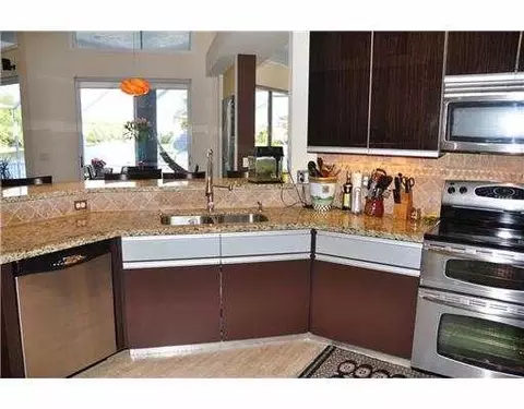 26 Victorian, Jupiter, FL 33458 photo 6