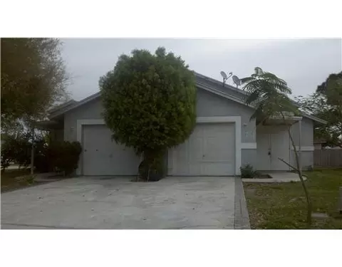 6101 SE Michael Dr, Stuart, FL 34997 photo 2