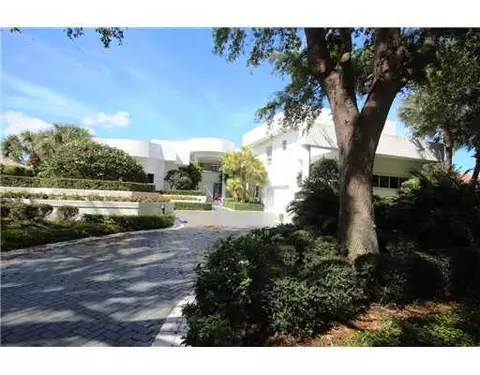 342 Eagle Dr, Jupiter, FL 33477 photo 2