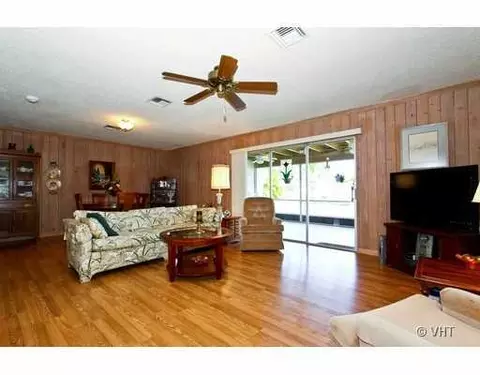 217 W W Cir, Jupiter, FL 33458 photo 2