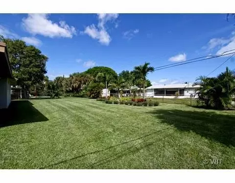 217 W W Cir, Jupiter, FL 33458 photo 9