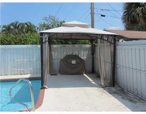 519 E Whitney Cir, Jupiter, FL 33458 photo 11