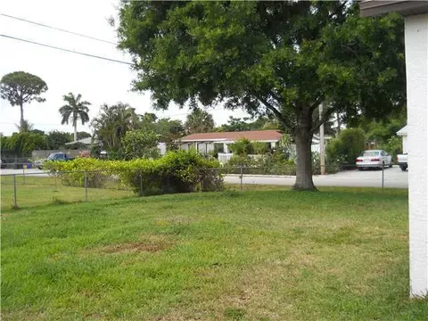 2224 SE Washington St, Stuart, FL 34997 photo 4