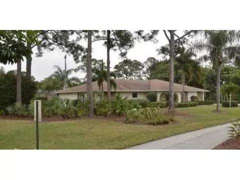 2328 SE Diamond Ct, Stuart, FL 34997 photo 1