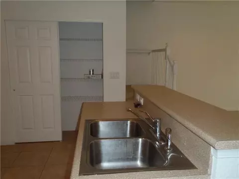 372 SE Bloxham Way, Stuart, FL 34997 photo 4