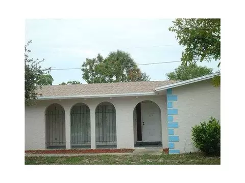 323 Winnachee Dr, Stuart, FL 34994 photo 2