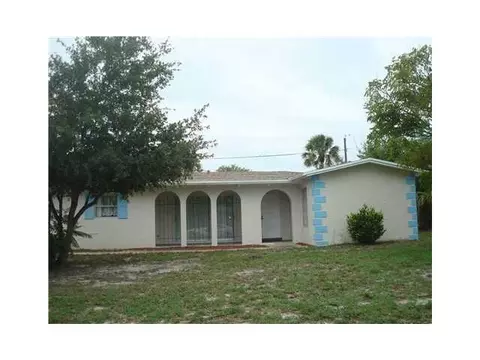 323 Winnachee Dr, Stuart, FL 34994 photo 1